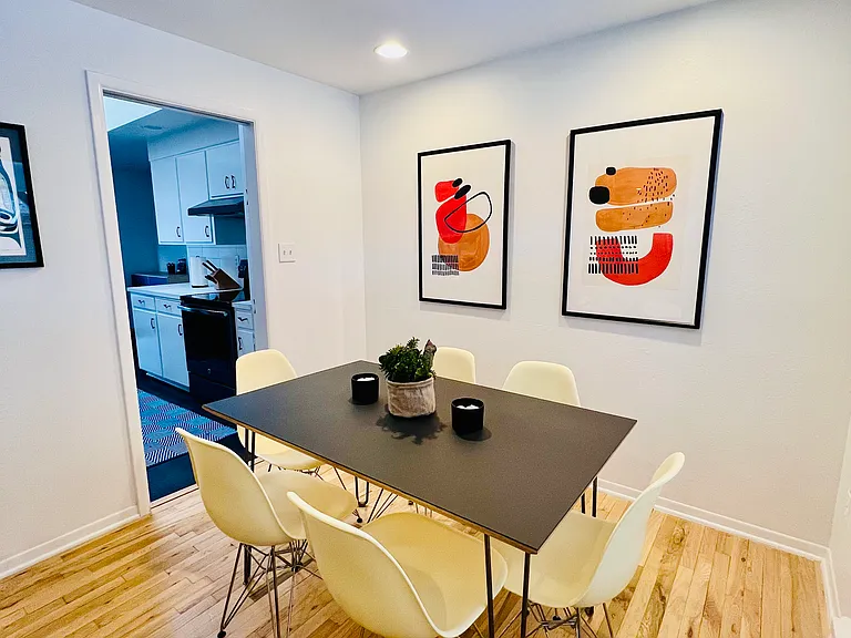 2530 Hawthorn Ave — Photo 11