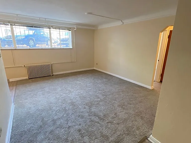 Goldsborough Apartments — Photo 9