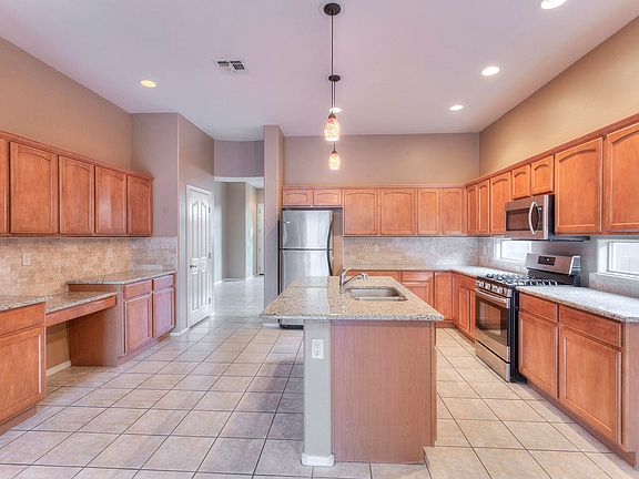 2nd image of 168 E Placita Lago Bello