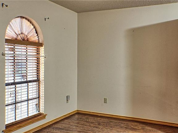 5th image of 8814 N 29th Ln