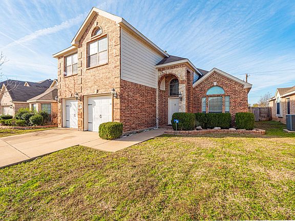 2nd image of 11208 Whispering Brook Ln