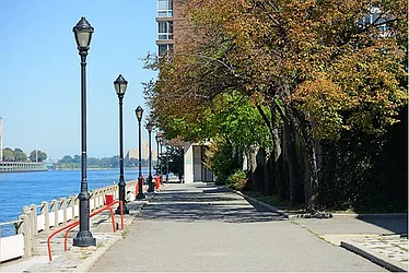 575 Main Street in Roosevelt Island