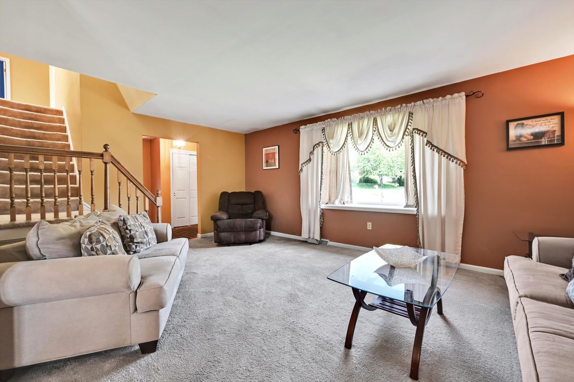10-Living Room