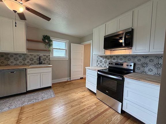 5th image of 915 W Adams St