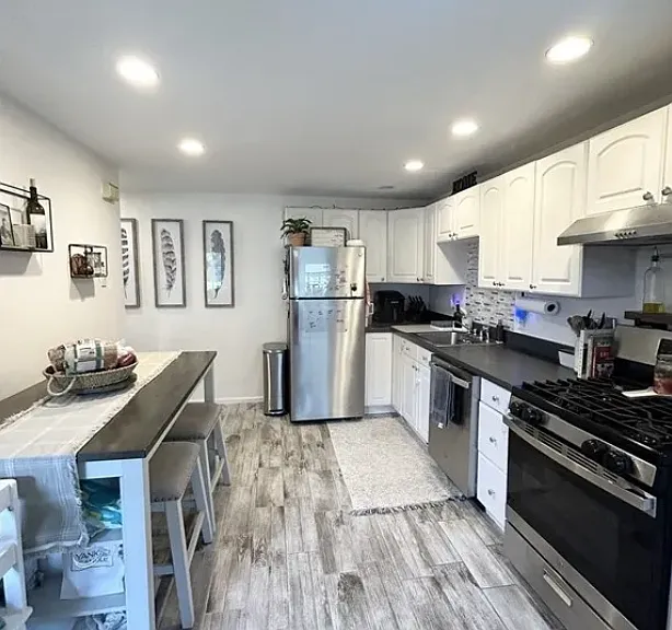 25 Upton St #1 — Photo 3