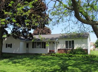 261 Sandoris Cir, Rochester, NY 14622