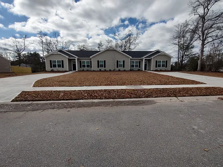 122A Smithfield Dr — Photo 3
