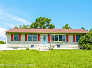 3 Amherst Rd, South Toms River, NJ 08757