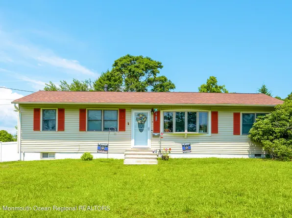 3 Amherst Road, Toms River, NJ 08757