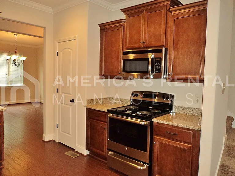 3768 Creekside Way — Photo 9