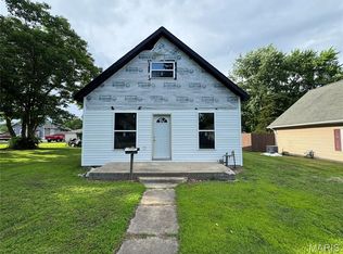 603 E Chestnut St, Gillespie, IL 62033