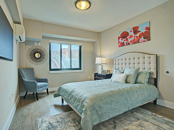 3rd image of 2858 Stillwell Ave APT 5I