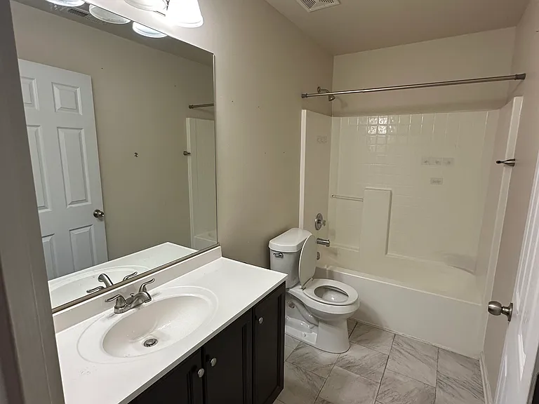 124 Avalon Dr — Photo 6