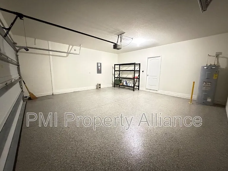 131 Bella Dr — Photo 25