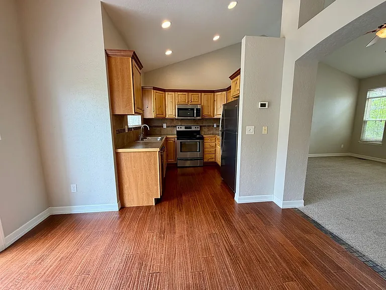 1514 61st Ave — Photo 7