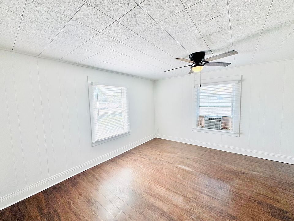 1st image of 211 15th Ave S #2