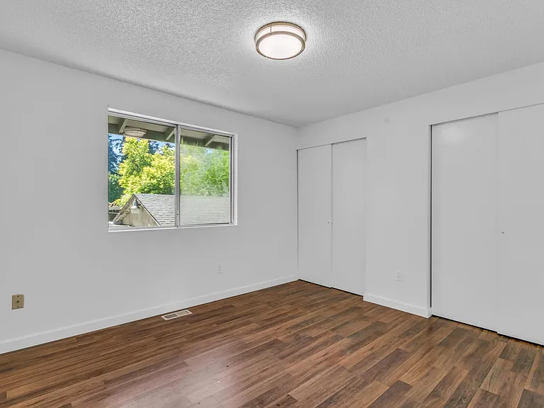 405 SW 116th Pl — Photo 9
