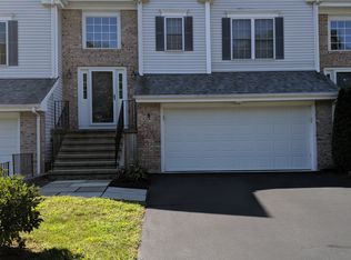 9 Cobblestone Ct, Newington, CT 06111