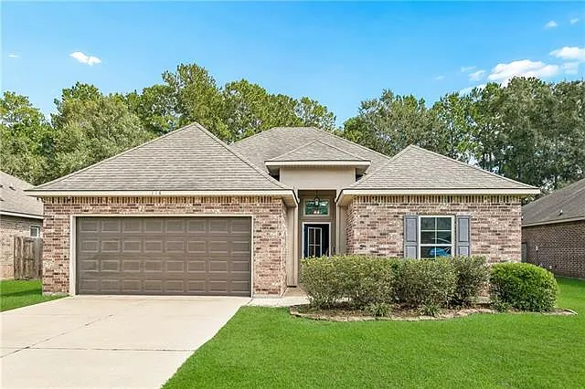 3 bed, 2.0 bath, 1695 sqft, $2,500 — Photo 2