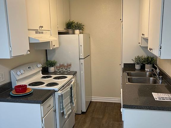 5th image of 1546 Broadway #1546-A
