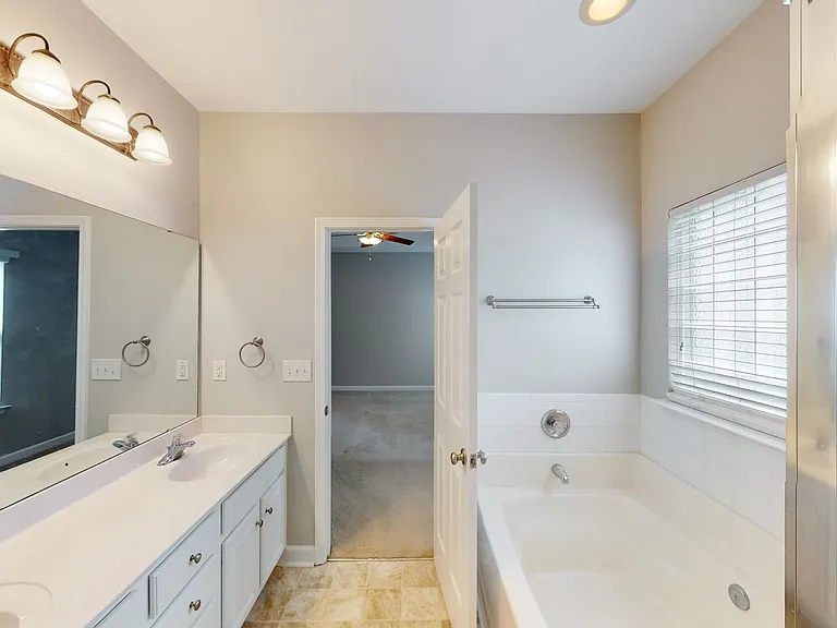 8321 Suttonview Dr — Photo 26
