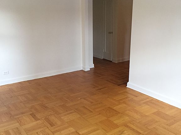 4th image of 13524 Hoover Ave APT 1D