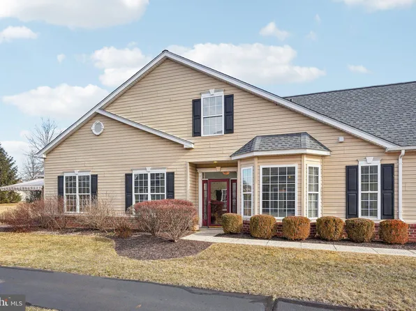 111 Devonshire Way, Sellersville, PA 18960