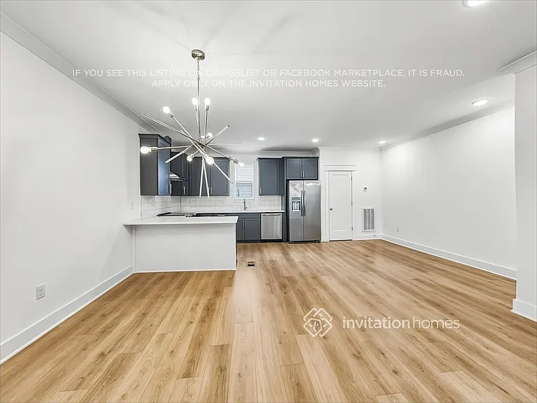 428 38th Ave N #6 — Photo 6