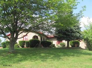5 N River Ln, Everett, PA 15537