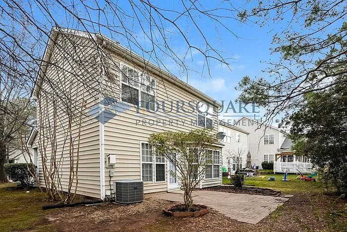Building Photo - 1002 Red Hat Ln