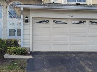 604 Sturnbridge Ln, Schaumburg, IL 60173