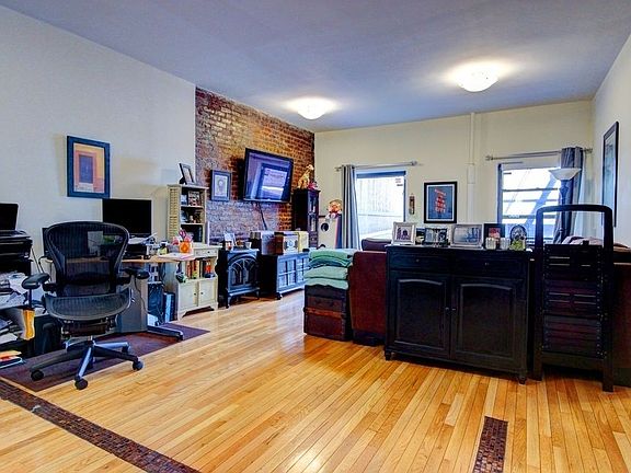 2nd image of 239 E 14th St APT 2R