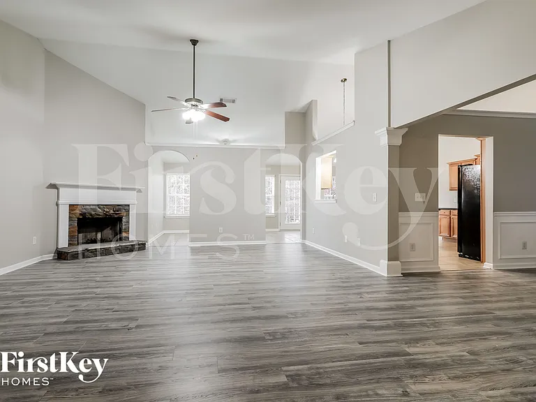 6732 Carriage Walk Ln — Photo 2