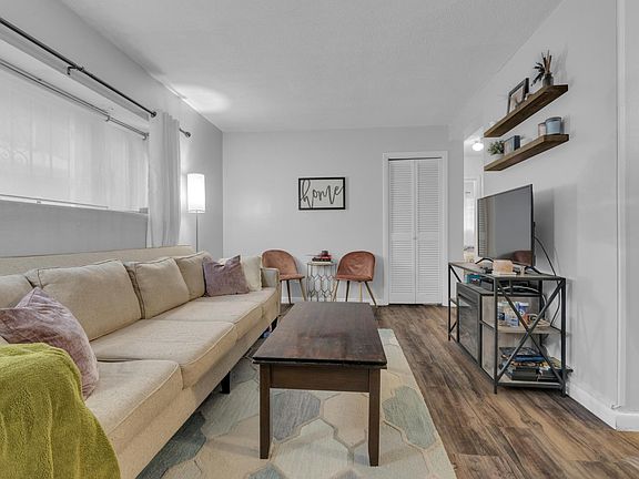 2nd image of 10 Scottfield Rd APT 2