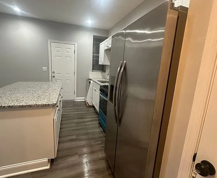 2400 Shirley Ave — Photo 2