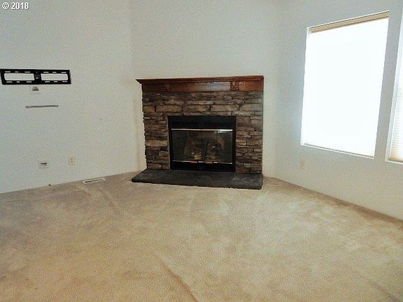 4th image of 5101 NE 121st Ave