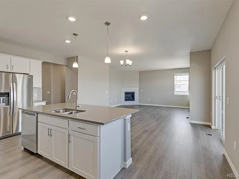 1695 Vantage Pkwy — Photo 10