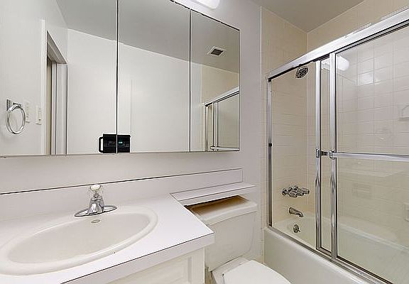 5th image of 1 Astor Pl APT 8J