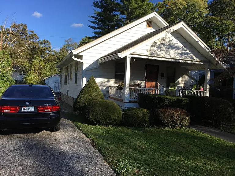 717 S Lincoln St — Photo 2