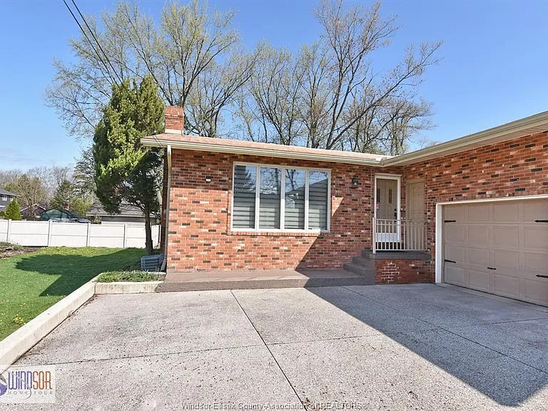 600 Cousineau Rd #LOWER — Photo 5