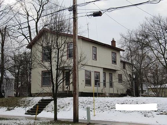 2nd image of 430 Martin Luther King Jr St SE