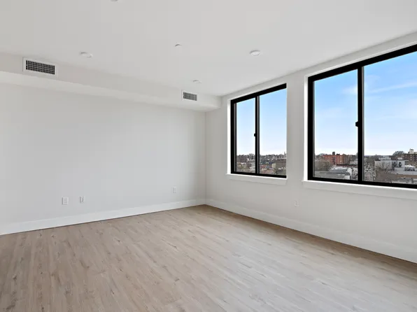 143 Summit Avenue 601 image 3 of 24