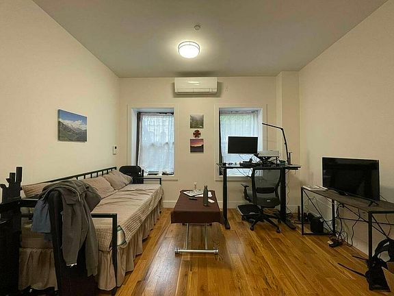 4th image of 1094 Dean St #1F