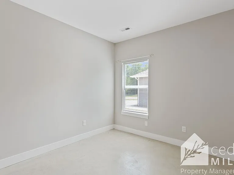 8025 E 34th St S — Photo 10