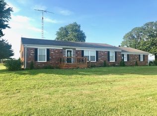 1488 Vasey Ln, Jacksonville, IL 62650