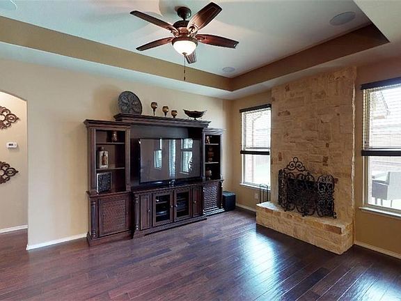 3rd image of 1278 Waterford Dr