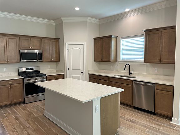 3rd image of 393 Rue Evangeline
