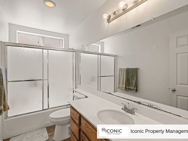 10806 Westonhill Dr — Photo 25
