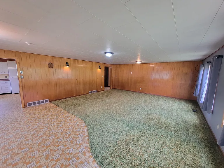 1151 Pease Rd — Photo 6