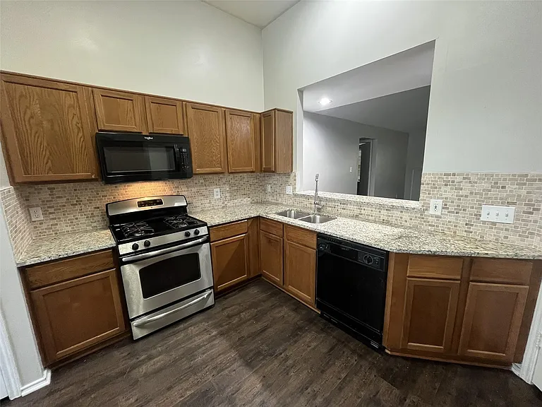 3651 Woodlace Dr — Photo 12